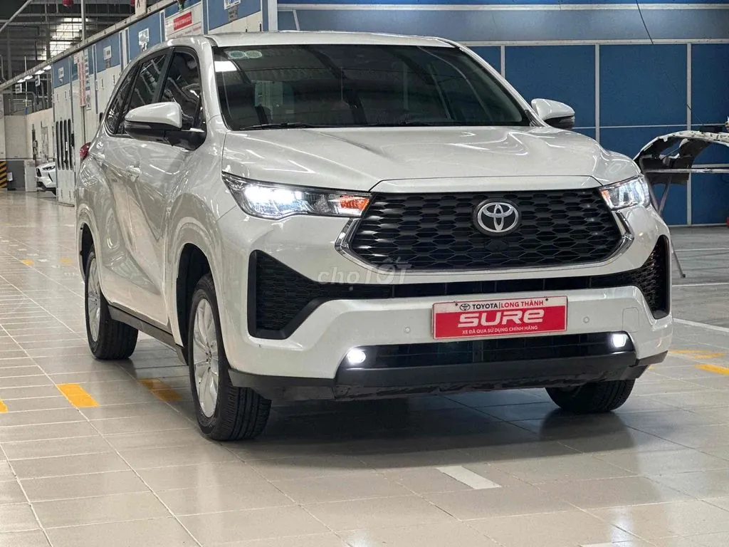 Toyota Innova Cross 2024 photo 2