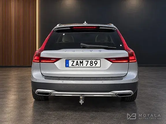 Volvo V90 Cross Country 2018 photo 3