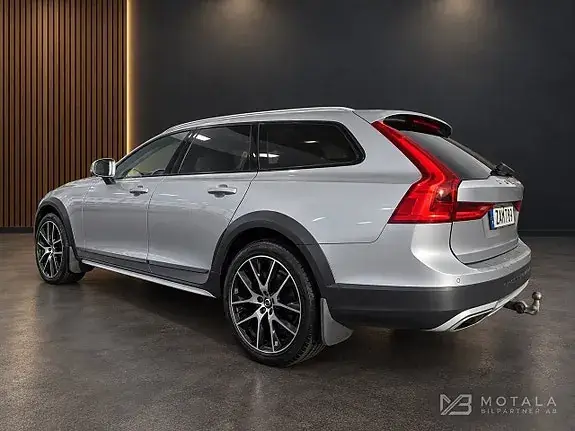 Volvo V90 Cross Country 2018 photo 4