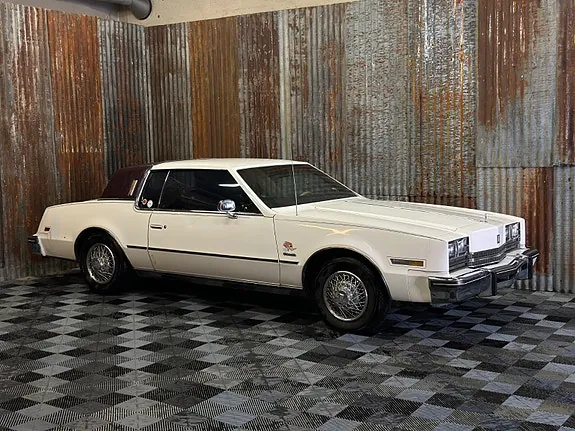Oldsmobile Toronado 1985 photo 3