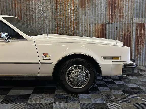 Oldsmobile Toronado 1985 photo 4