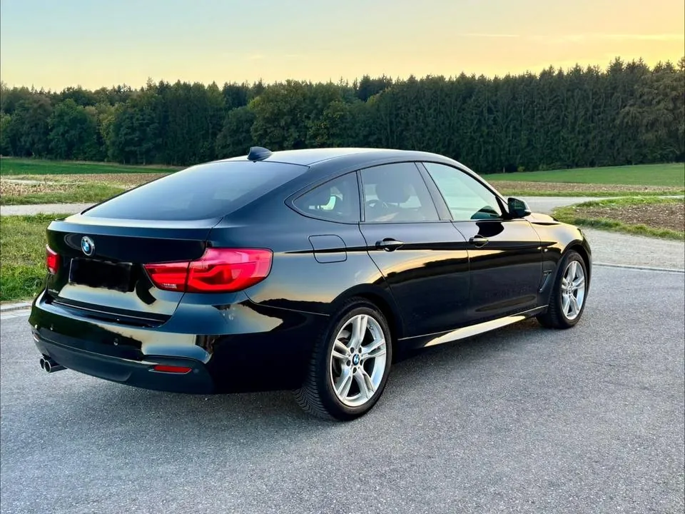 BMW 320I