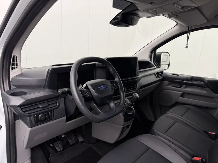 Ford Transit Custom 2024 photo 3