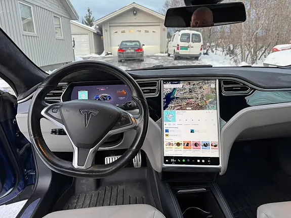 Tesla Model S 2015 photo 3