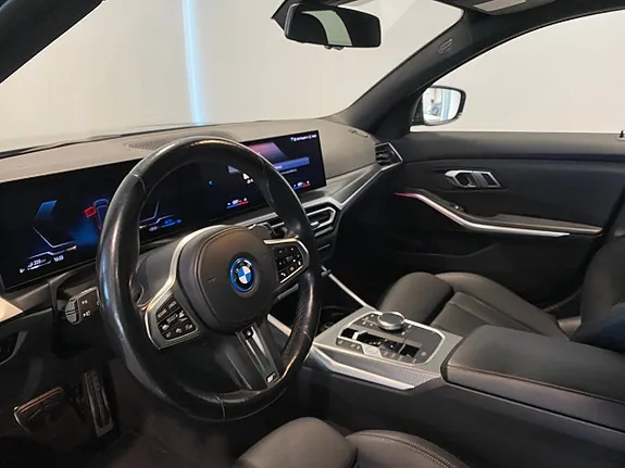 BMW 330E 2023 photo 4