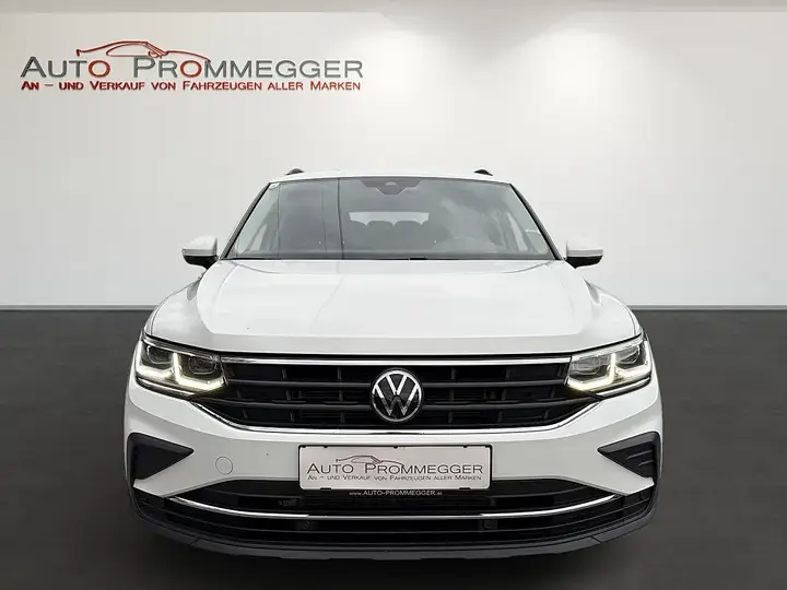 Volkswagen Tiguan 2022 photo 2