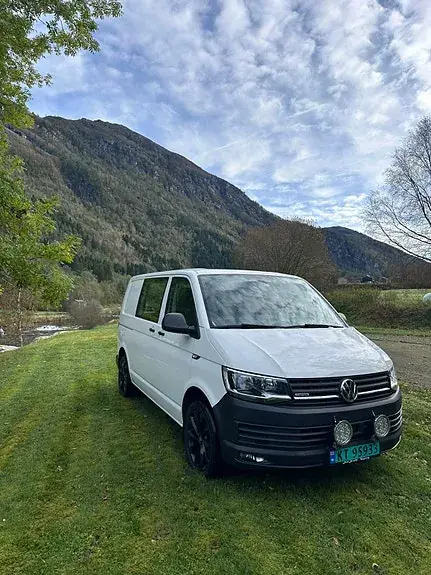 Volkswagen Transporter 2018 photo 3