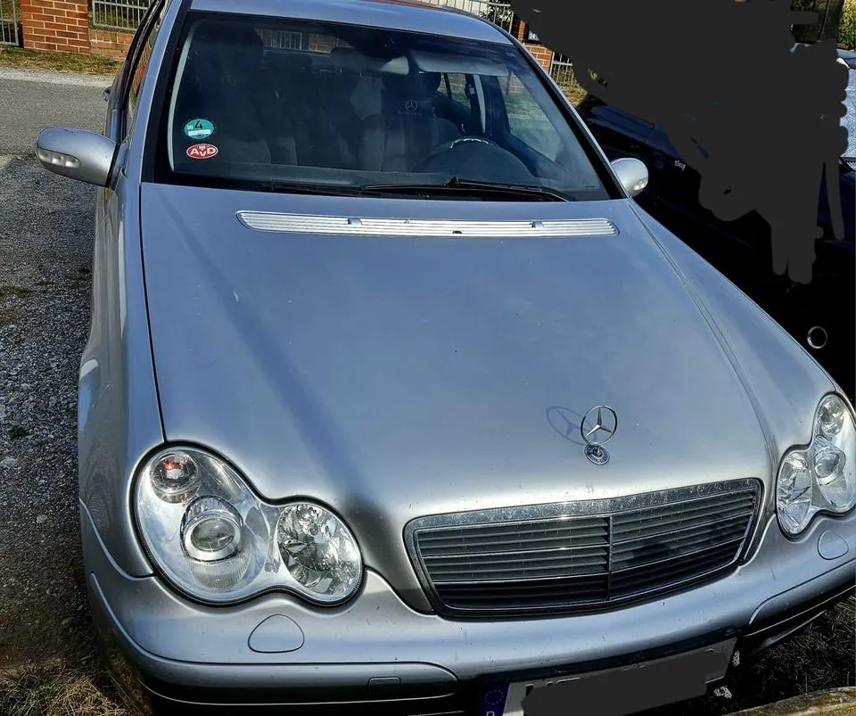 Mercedes-Benz C220