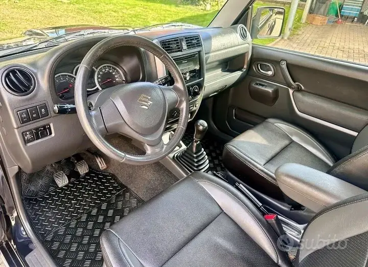 Suzuki Jimny 2012 photo 4