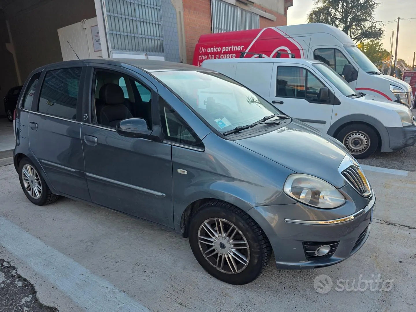 Lancia Musa 2012 photo 2