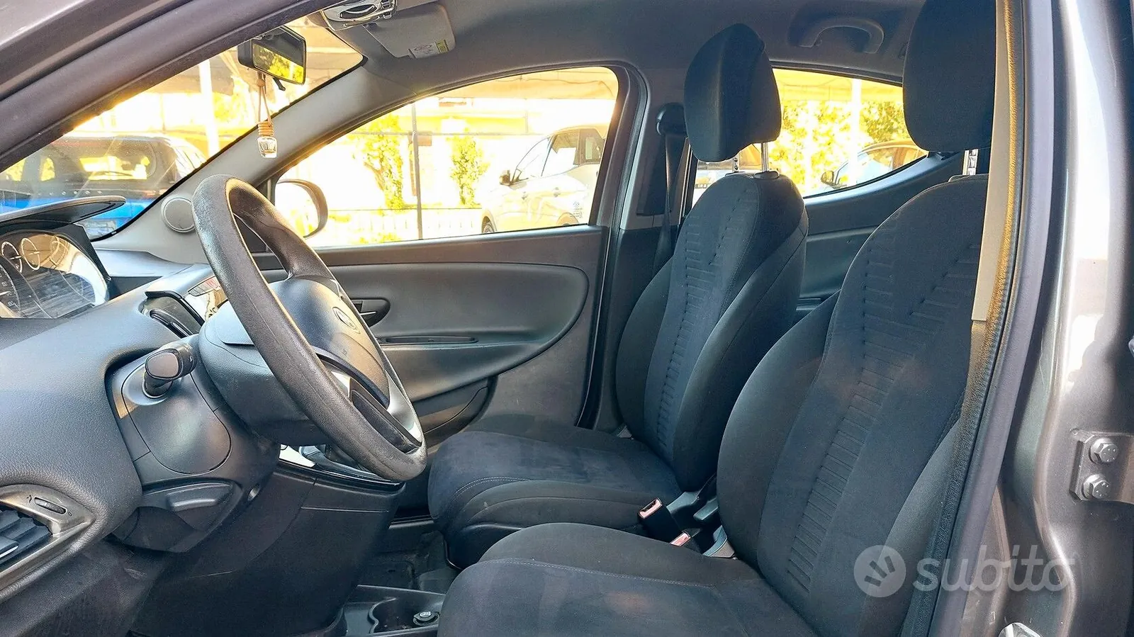 Lancia Ypsilon 2015 photo 4
