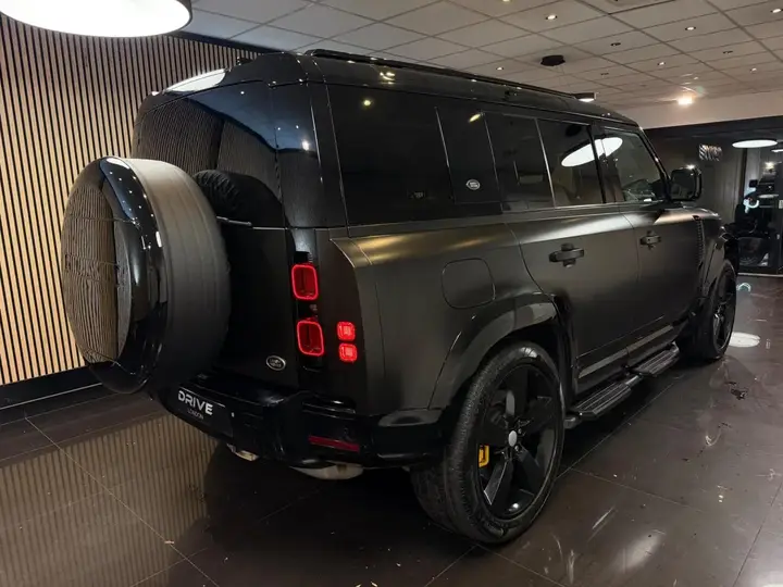 Land Rover Defender 110 2020 photo 4