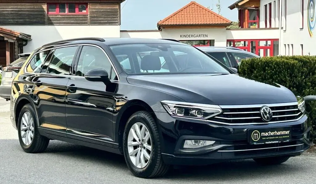 Volkswagen Passat 2023 photo 2