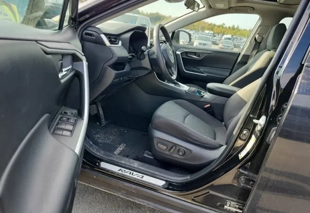 Toyota Rav4 2024 photo 3