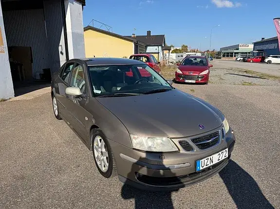 Saab 9-3 2004 photo 2