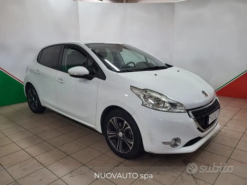 Peugeot 208 2014 photo 2