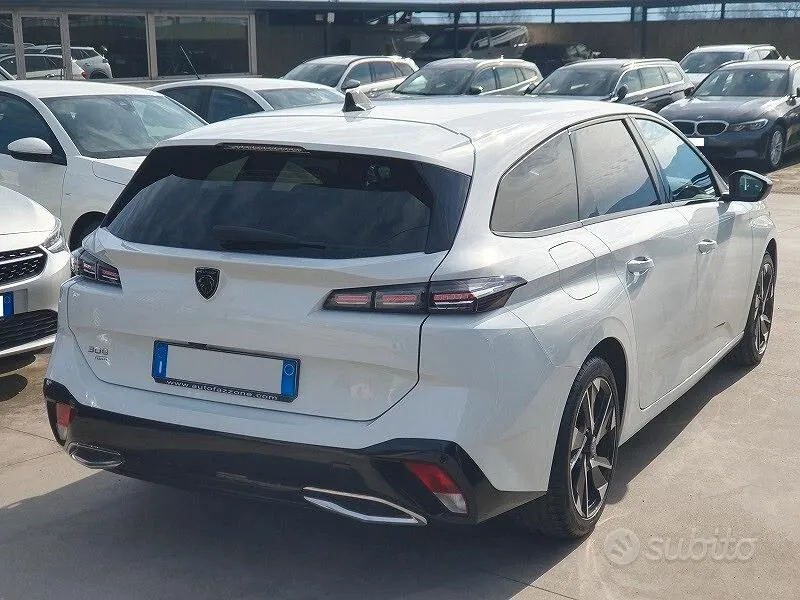 Peugeot 308 2022 photo 3