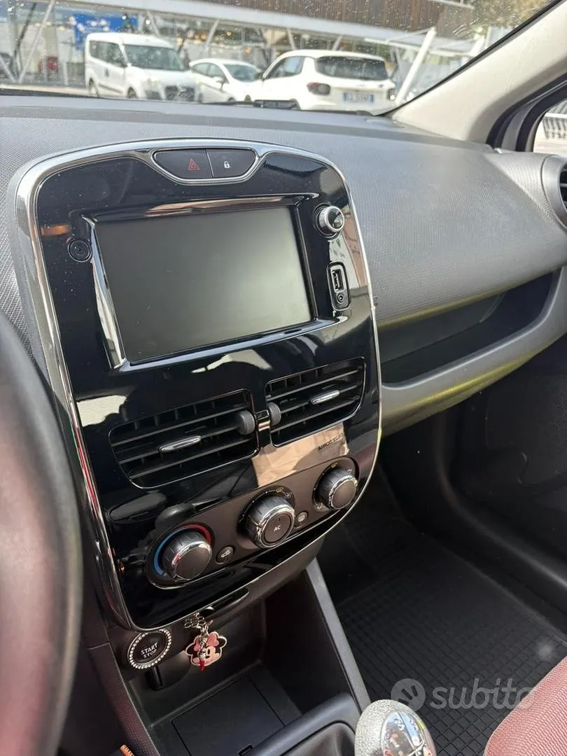 Renault Clio 2014 photo 3