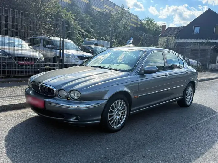 Jaguar X-Type