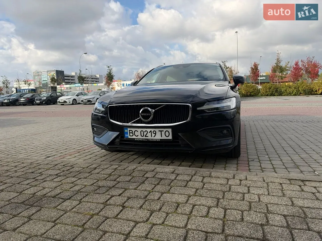 Volvo V60 2019 photo 2