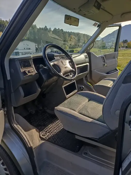 Volkswagen T4 2003 photo 2