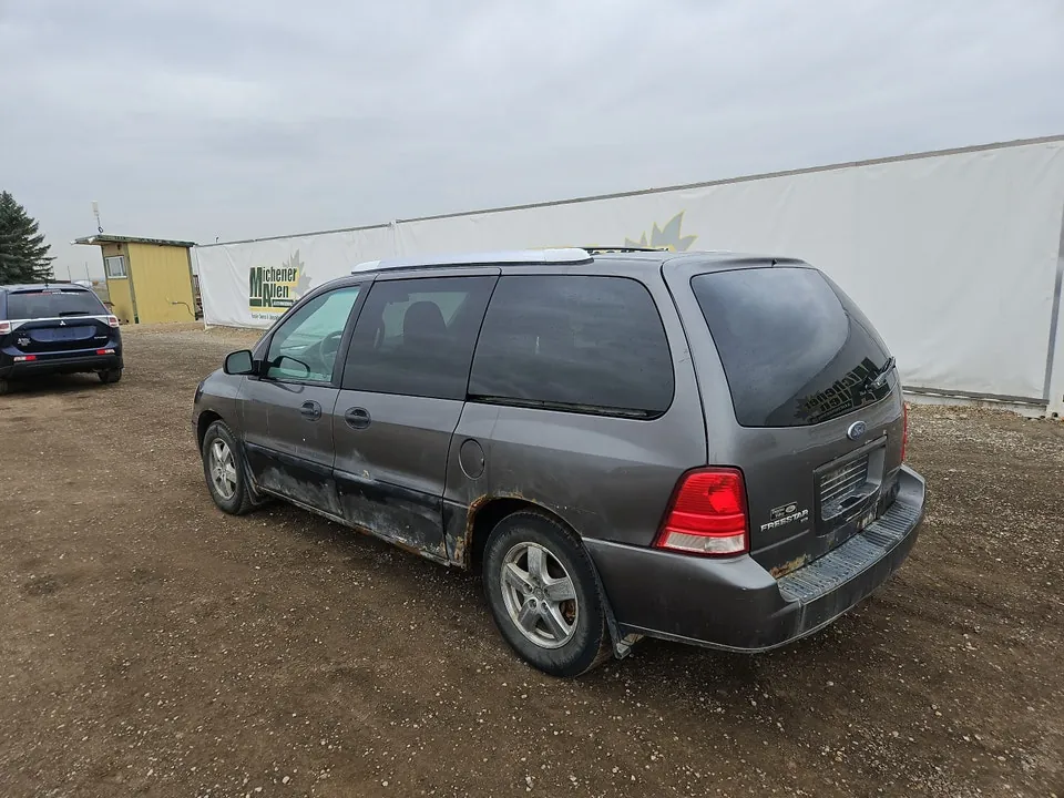 Ford Freestar 2006 photo 2