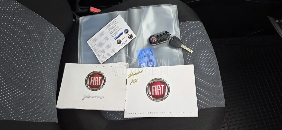 Fiat Grande Punto 2011 photo 4