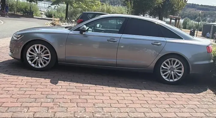 Audi A6 2012 photo 2