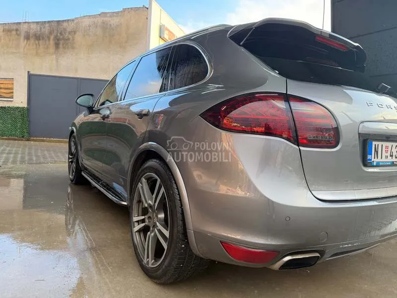 Porsche Cayenne 2012 photo 4
