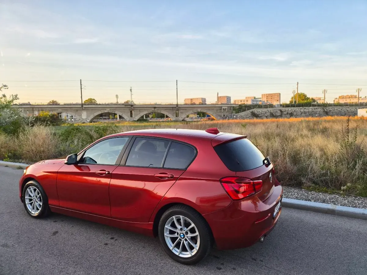 BMW 1 Series 2018 photo 2