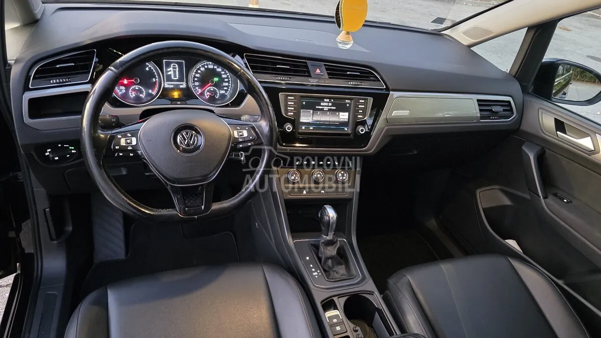 Volkswagen Touran 2017 photo 3