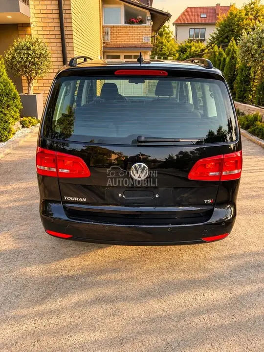 Volkswagen Touran 2014 photo 4