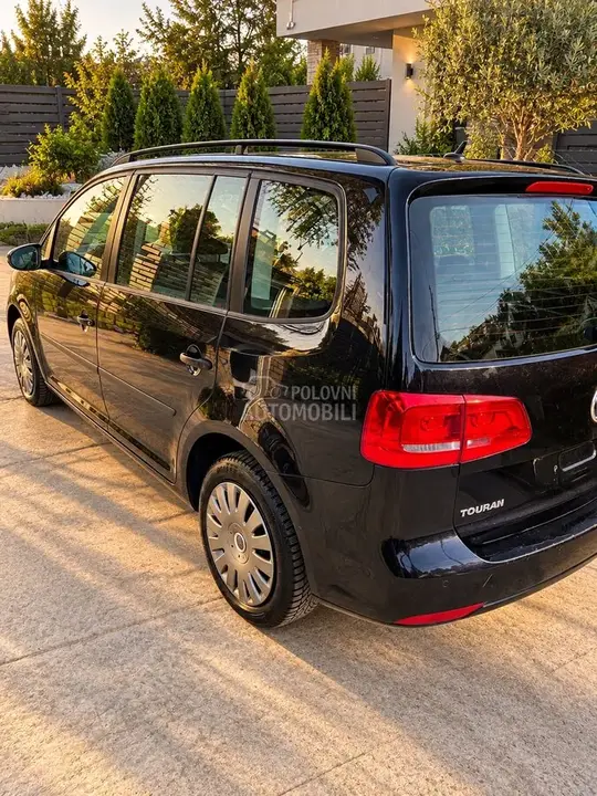 Volkswagen Touran 2014 photo 3