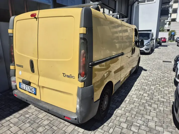 Renault Trafic 2004 photo 3