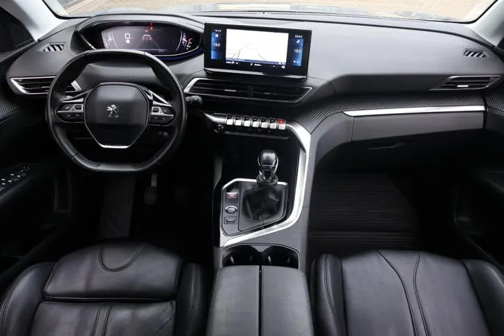 Peugeot 5008 2021 photo 2