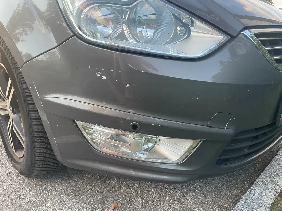Ford Galaxy 2012 photo 2