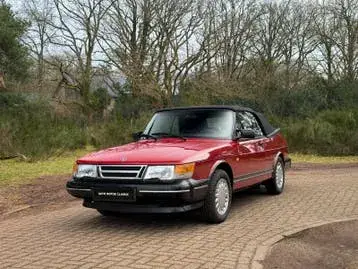 Saab 900