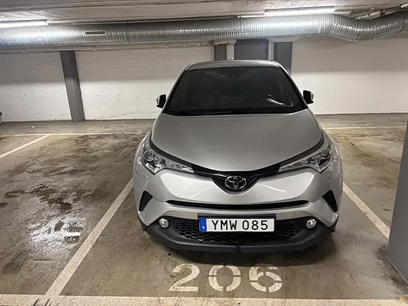 Toyota C-Hr 2017 photo 2