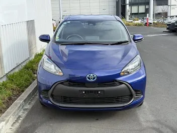 Toyota Aqua 2025 photo 3