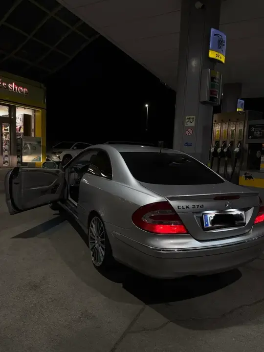 Mercedes-Benz Clk-Class 2002 photo 2