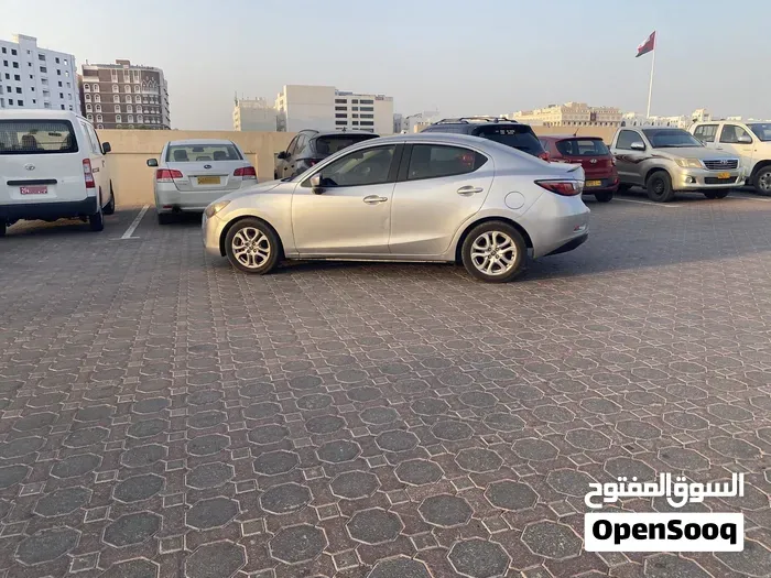 Toyota Yaris 2018 photo 2