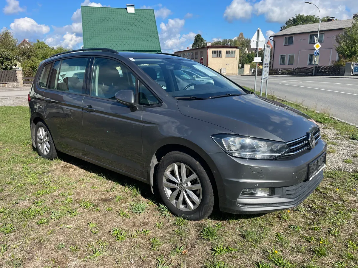 Volkswagen Touran 2015 photo 3