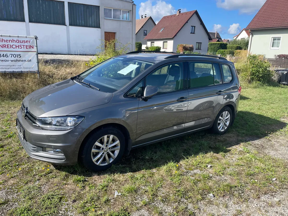 Volkswagen Touran 2015 photo 2