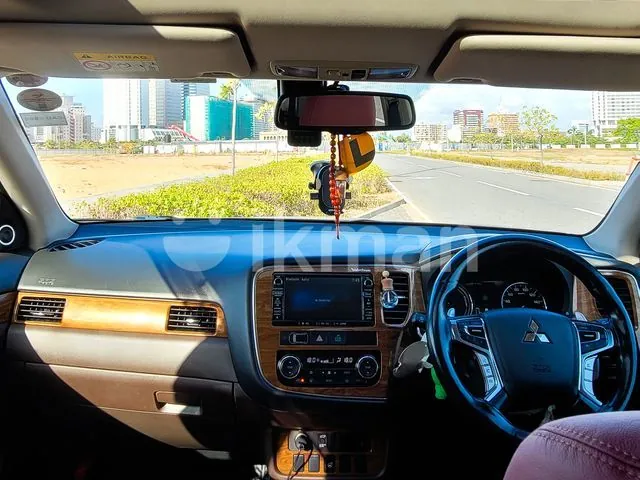 Mitsubishi Outlander 2015 photo 4