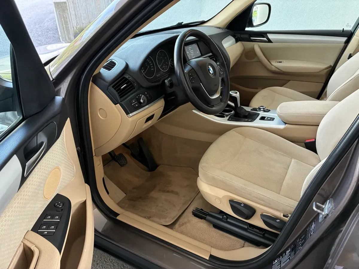 BMW X3 2011 photo 2