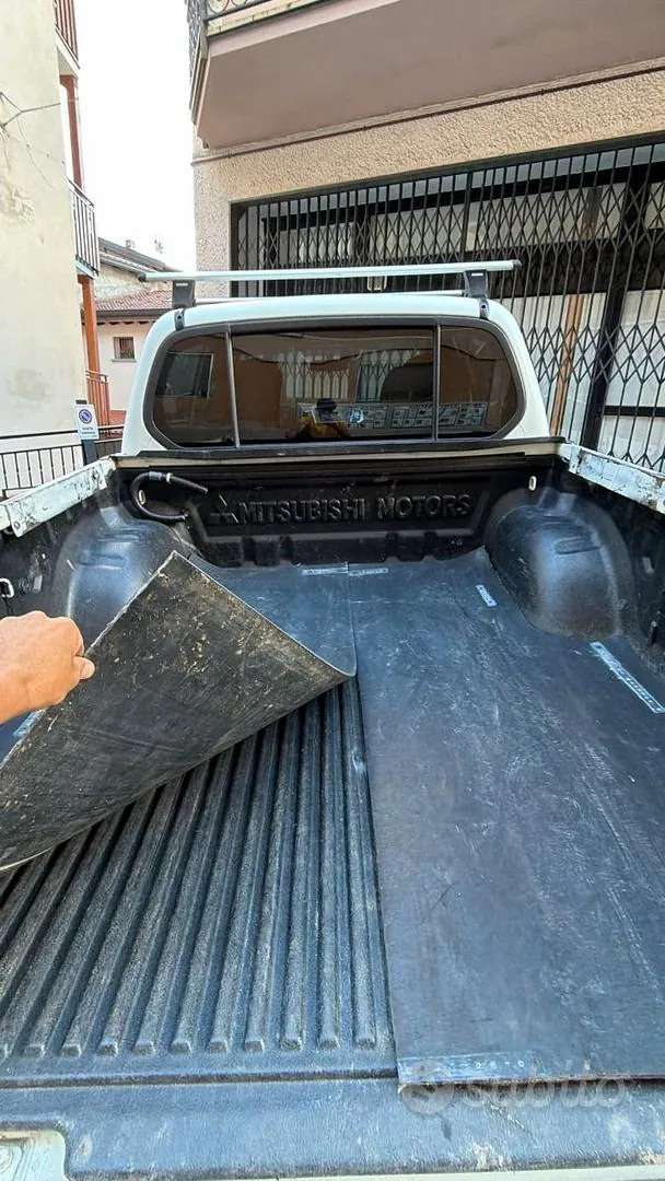 Mitsubishi L200 2011 photo 5