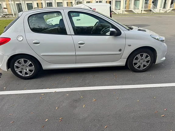 Peugeot 206 2007 photo 4