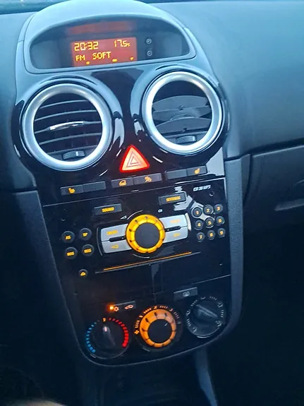 Opel Corsa 2009 photo 2