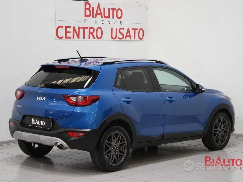 Kia Stonic 2023 photo 2