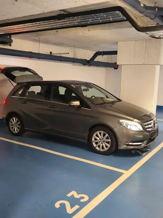 Mercedes-Benz B-Class 2012 photo 2